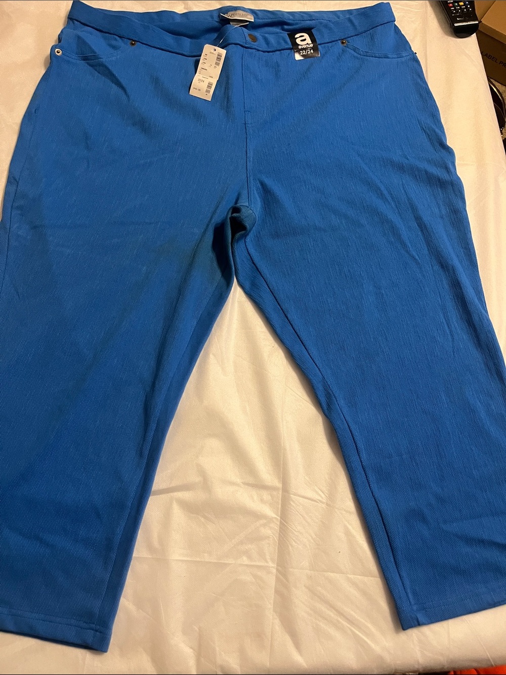 Avenue Women Plus Size 22/24 Blue Capris Pants